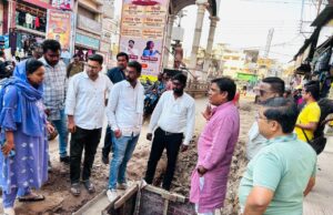 विधायक ओंकार साहू ने चर्चित पाईप लाईन कार्य का किया निरीक्षण लापरवाही के कारण व्यापारी समेत आम नागरिकों को करना पड़ रहा समस्या