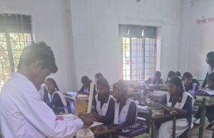 नवाचारी प्रयोग: जब बच्चों के ‘दिमाग के भंवर’ ने नींबू को निकाला बाहर!