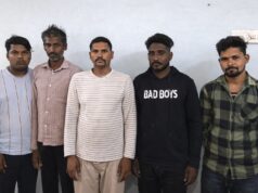 रेस्ट हाउस के पास जुआ खेल रहे जुआरियों पर पुलिस ने की कार्यवाही,05 जुआरी रंगे हाथ गिरफ्तार,जुआरियों के पास से 26,000 रूपये नगद एवं 52 पत्ती ताश पत्ती किया गया जब्त