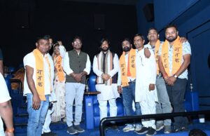आरंग के भाजपा कार्यकर्ताओं ने मुख्यमंत्री के साथ देखी संघ के 100 साल की गाथा पर आधारित शतक फिल्म