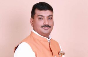 बेलतरा में सियासी गरमाई ; विकास गुम ; जमीन-टावर की बहस छाई: