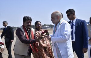 केंद्रीय गृहमंत्री अमित शाह पहुंचे जगदलपुर, एयरपोर्ट पर हुआ स्वागत