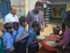 महासमुंद: बच्चों के बीच पहुंचे कलेक्टर विनय कुमार लंगेह, चखा मध्यान्ह भोजन का स्वाद