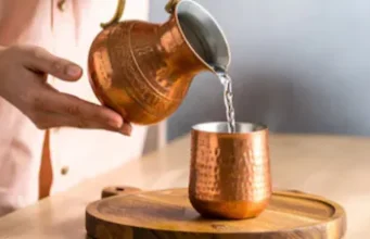 तांबे के बर्तन का पानी: सेहत के लिए अमृत समान, जानिए इसके चमत्कारी फायदे