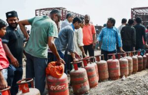 मिडिल ईस्ट तनाव के बीच LPG को लेकर सरकार सतर्क, कालाबाजारी पर कार्रवाई
