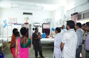 कलेक्टर एवं एसपी ने फरसगांव में स्वास्थ्य केंद्र और निर्माण कार्यों का किया निरीक्षण