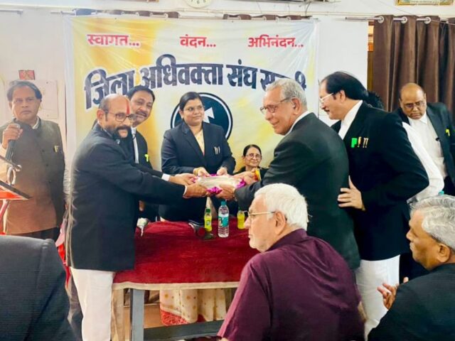 4aeff976-de66-4986-b212-f73194245981