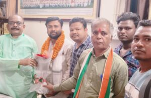 युवा कांग्रेस बकावंड ब्लॉक अध्यक्ष बनने पर विजय भारती का सम्मान, विधायक लखेश्वर बघेल ने दी शुभकामनाएं