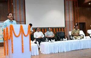 श्रमिकों की सुरक्षा सुनिश्चित करना उद्योगों की जिम्मेदारी : संभागायुक्त