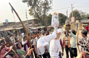 भाजपा अजजा मोर्चा के साथ पंडो समाज ने किया टी एस बाबा का पुतला दहन