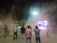 कोमाखान में गूंजा ‘इंडिया-इंडिया’: खेल क्लब, पंचायत और व्यापारियों ने मिलकर मनाया जीत का महापर्व;*आतिशबाजी और गुलाल से सजी रात