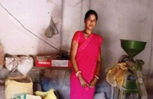 राष्ट्रीय ग्रामीण आजीविका मिशन से बदलता ग्रामीण परिवेश समूह में जुड़कर पुष्पा बनी लखपति दीदी