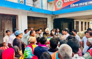 पण्डो जनजाति की भूमि पर अवैध कब्जे का आरोप, कार्रवाई की मांग को लेकर पुलिस अधीक्षक को सौंपा ज्ञापन