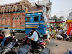 मेन मार्केट में भारी वाहनों की मनमानी पर अब लगेगी ब्रेक, प्रशासन ने कसी कमर