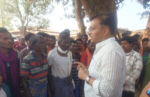 लैंड जिहाद के मामले में राजकटेल पहुंचे भाजपा जिला अध्यक्ष, पंडो समुदाय को हर संभव सहयोग का आश्वासन।