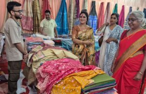 बिलासपुर में कोसा-कॉटन हाथकरघा की 8 दिवसीय राज्य स्तरीय प्रदर्शनी शुरू