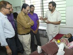 समग्र शिक्षा के तहत दिव्यांग बच्चों की शल्यचिकित्सा कलेक्टर ने अस्पताल पहुंचकर की मुलाकात