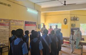 जिला शिक्षा अधिकारी बघेल ने स्कूलों में दी दबिश