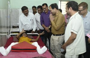 समाचार समग्र शिक्षा के तहत दिव्यांग बच्चों की शल्यचिकित्सा, कलेक्टर ने अस्पताल पहुंचकर की मुलाकात