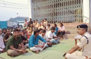 मानिकपुर में पुलिस का जनजागरूकता अभियान, नशा उन्मूलन, साइबर अपराध और यातायात नियमों पर दी महत्वपूर्ण जानकारी