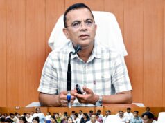 कलेक्टर ने ली साप्ताहिक समय सीमा की बैठक, लंबित प्रकरणों के त्वरित निराकरण के दिए निर्देश