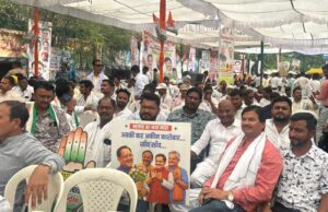 विस घेरने बड़ा काफिला लेकर पहुंचे सुशील मौर्य