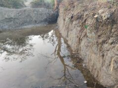 मनरेगा में अनियमितता का आरोप चेक डेम निर्माण जेसीबी से कराने का मामला,