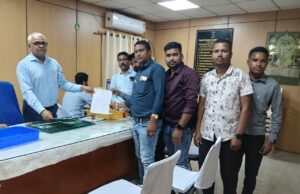 युवा कांग्रेस ने एसईसीएल ढेलवाडीह प्रबंधक को सौंपा ज्ञापन।