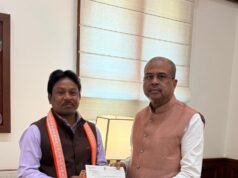 बस्तर सांसद महेश कश्यप ने दिल्ली में केंद्रीय शिक्षा मंत्री धर्मेंद्र प्रधान से की मुलाकात,पोटाकेबिन कर्मचारियों के भविष्य को लेकर सौंपा ज्ञापन