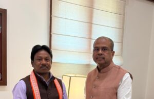 बस्तर सांसद महेश कश्यप ने दिल्ली में केंद्रीय शिक्षा मंत्री धर्मेंद्र प्रधान से की मुलाकात,पोटाकेबिन कर्मचारियों के भविष्य को लेकर सौंपा ज्ञापन