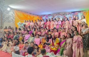 कुसमुंडा के आदर्श नगर में महिला दिवस का भव्य आयोजन, रंगारंग प्रस्तुतियों और सम्मान समारोह से गूंजा मंच