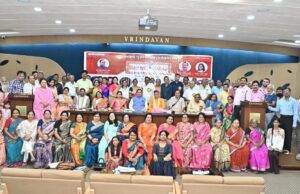 कविता के मंच को मसखरों का अड्डा न बनने दें: गिरीश पंकज