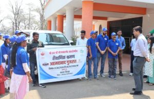 कलेक्टर और सीईओ जिला पंचायत बीजापुर ने शैक्षणिक भ्रमण के लिए जिले के पीएम श्री विद्यालयों के मेघावी छात्रों एवं उत्कृष्ट शिक्षक को हरी झंडी दिखाकर किया रवानगी