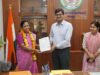 सेवानिवृत्त व्याख्याता सुश्री नीता सुरटी को सम्मानपूर्वक विदाई