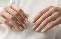 इस गर्मी नेल्स को दें सॉफ्ट, क्लीन और एलिगेंट लुक: ट्राई करें ट्रेंडिंग ‘क्लाउड डांसर’ नेल पॉलिश शेड्स, जो हर आउटफिट के साथ लगें परफेक्ट