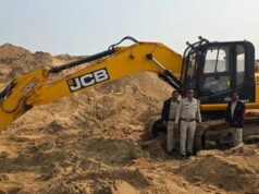 भस्कली नदी में अवैध रेत उत्खनन पर कार्रवाई, पोकलेन मशीन जब्त