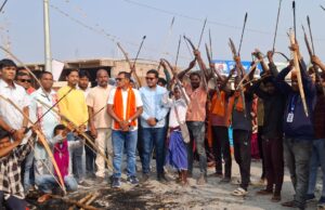 सरगुजा में ‘लैंड जिहाद’ का तूल: पण्डो जनजाति की पुश्तैनी जमीन पर अवैध कब्जे का आरोप, टीएस सिंहदेव के बयान पर पुतला दहन और विरोध प्रदर्शन