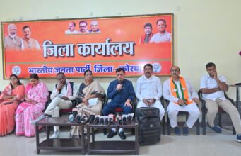 मुद्दे से गायब कांग्रेस और पूर्व मंत्री को कुछ नहीं मिल रहा तो मेरे 35 वर्ष पूर्व दिवंगत पिता के ख़िलाफ़ आरोप लगाने से भी बाज नहीं आ रहे: कैबिनेट मंत्री लखन लाल देवांगन