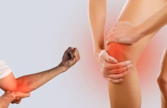 हाथ-पैर में बार-बार अकड़न और खिंचाव महसूस होना – जानें किन परिस्थितियों में हो जाएं सतर्क और डॉक्टर से लें सलाह