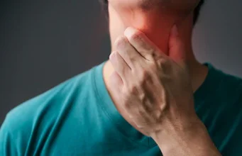 गले की खराश को आरामदायक बनाने के लिए अपनाएं ये आसान घरेलू उपाय
