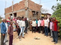 महासमुंद: कोमाखान में शासकीय भूमि पर अवैध कब्जे पर मचा बवाल, नोटिस लेने से किया इंकार तो दीवार पर चस्पा किया आदेश