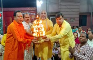 श्री सिद्ध हनुमान मंदिर की १४९ वीं महाआरती में पंडित पंकज उरमल्या हुए शामिल