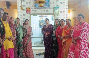 हनुमान जन्मोत्सव पर बांकीमोंगरा पालिका अध्यक्ष श्रीमती सोनी विकास झा ने विभिन्न क्षेत्रों के मंदिरों में टेका माथा, क्षेत्र की खुशहाली की कामना की