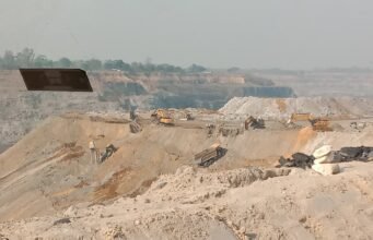 कोरबा ब्रेक: SECL कुसमुंडा खदान में बड़ा हादसा, डंपर स्लाइड होकर नीचे गिरे, सुरक्षा व्यवस्था पर उठे सवाल