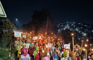 मणिपुर में उबाल: तीन मौतों के बाद विरोध तेज, सड़कों पर उतरीं Meira Paibi की हजारों महिलाएं