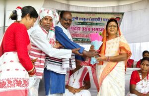 कुसमी में धूमधाम से मनाया गया खद्दी मूलही पड़हा सरहुल पर्व, निकली भव्य शोभायात्रा