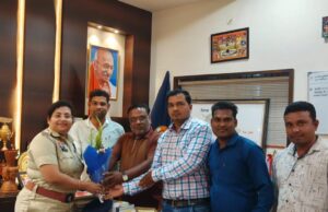 प्रभारी पुलिस अधीक्षक निवेदिता पाल का राष्ट्रीय पत्रकार मोर्चा के पदाधिकारियों ने किया आत्मीय स्वागत