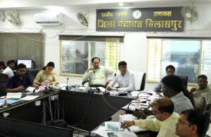 30 अप्रैल तक सभी अपूर्ण आवास पूर्ण करें: कलेक्टर संजय अग्रवाल