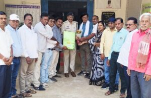 पुलिस थाना गिधपुरी में नए थाना प्रभारी ने संभाला पदभार, जनप्रतिनिधियों ने दी बधाई