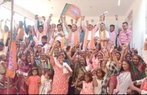 KORBA : भाजपा झुग्गी झोपड़ी प्रकोष्ठ ने श्रमिक बहुल बस्ती रापखर्रा में मनाया बाबा भीम राव अंबेडकर की जन्म जयंती … ग्रामीणों के साथ बैठकर किया समरसता भोज